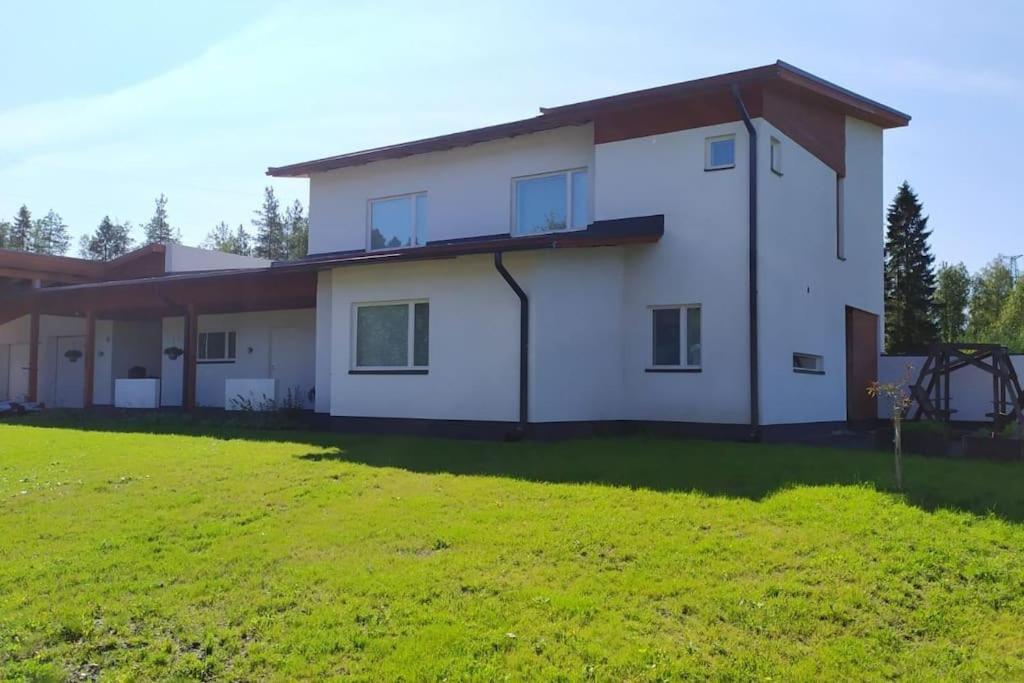 Ferienwohnung Rauhallisella Paikalla Upea Iso Omakotitalo. Kajaani Exterior foto